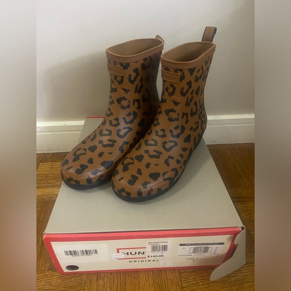Hunter leopard rain boots 8 New - Picture 1 of 7
